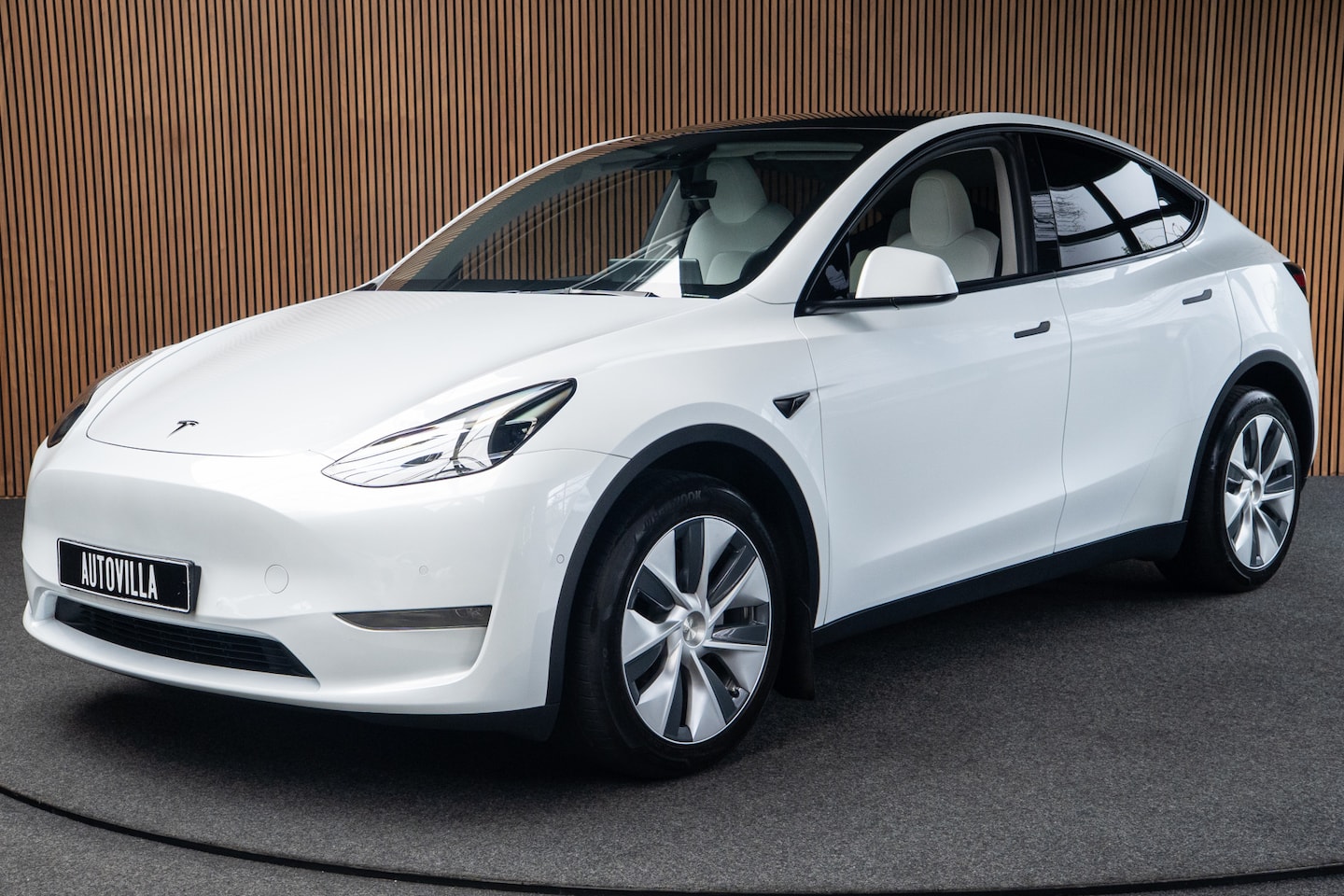 Tesla Model Y - Long Range AWD 75 kWh Full Self driving 3 - warmtepomp - Cruise Controll Adaptief - 360 Ca - AutoWereld.nl