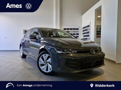 Volkswagen Golf - Life Edition 1.5 eHybrid 204 PK Stoelverwarming | Automaat | Sfeerverlichting | 17'' velge