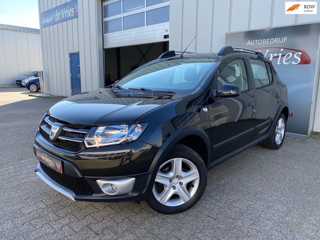 Dacia Sandero Stepway - 0.9 TCe S&S Lauréate / Airco / Cruise / Navi / PDC - AutoWereld.nl