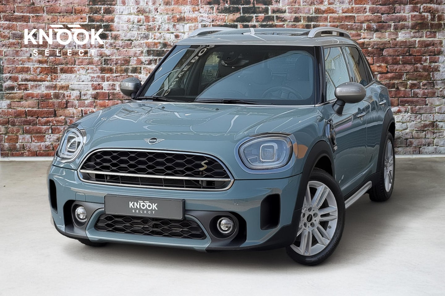 MINI Countryman - Cooper S E ALL4 Classic Automaat / Panoramadak / Stuurwielverwarming / Harman Kardon / LED - AutoWereld.nl