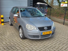 Volkswagen Polo - 1.4-16V Optive