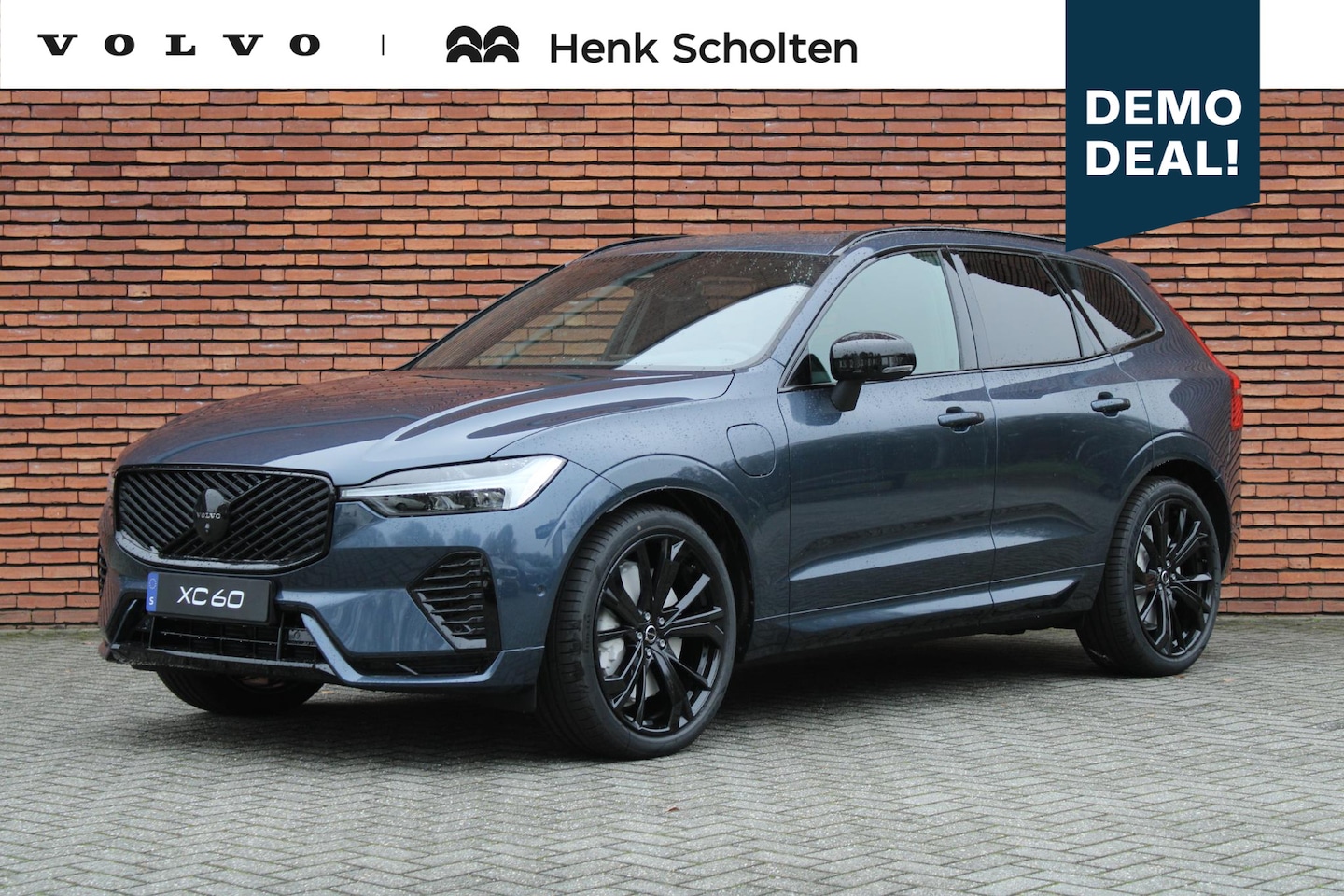 Volvo XC60 - T6 Plug-in hybrid AWD Plus Black Edition | Luchtvering | Panoramisch dak met schuif-/kante - AutoWereld.nl