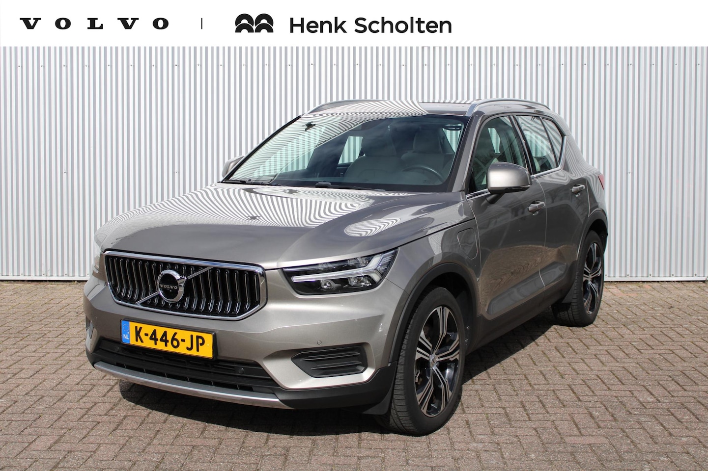 Volvo XC40 - T4 Recharge R-Design Expression | Lederen bekleding | Parkeerverwarming | Parkeercamera ac - AutoWereld.nl