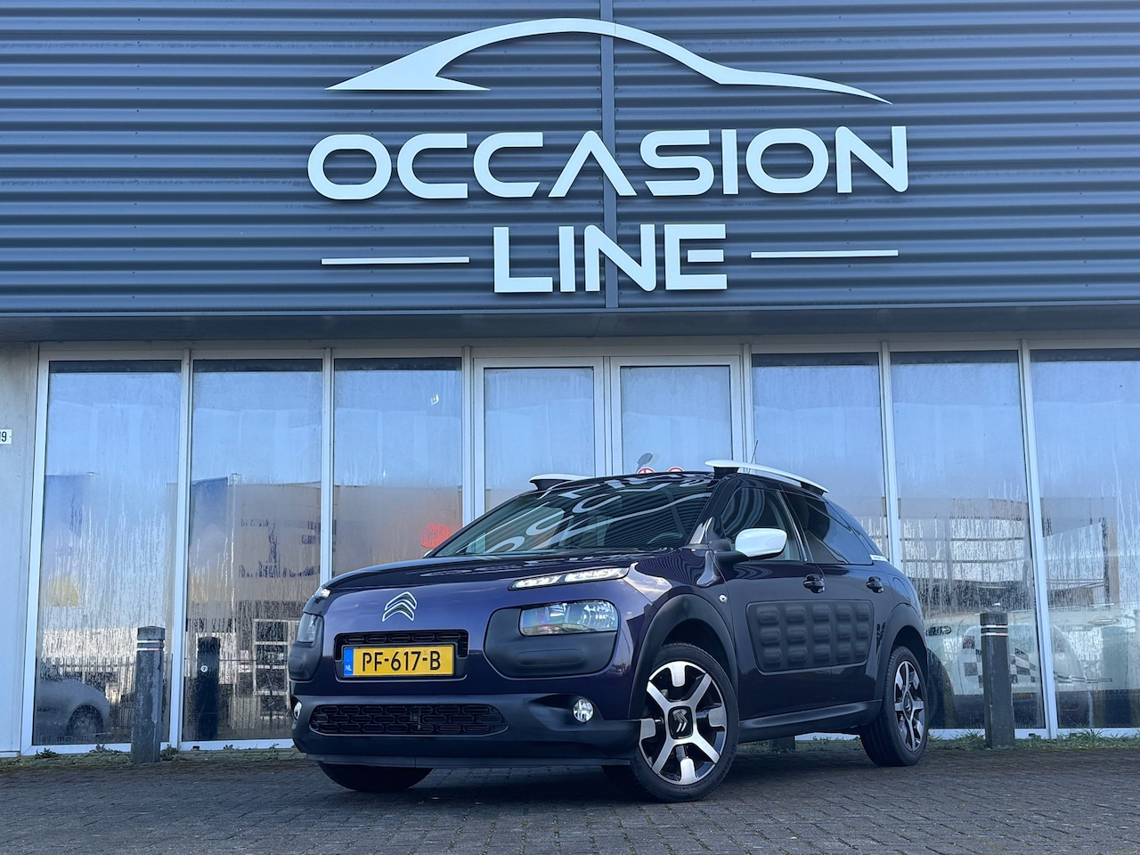 Citroën C4 Cactus - 1.2 e-VTi Shine | Automaat | Camera | Panoramadak - AutoWereld.nl