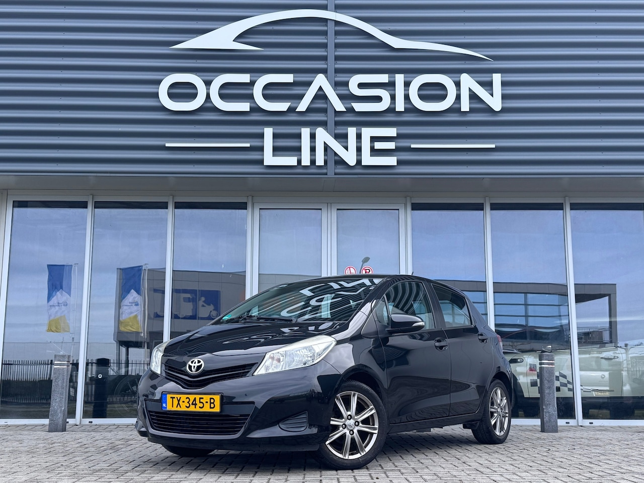 Toyota Yaris - 1.3 VVT-i Comfort | Carplay | Nwe Apk | Airco | Elek ramen - AutoWereld.nl