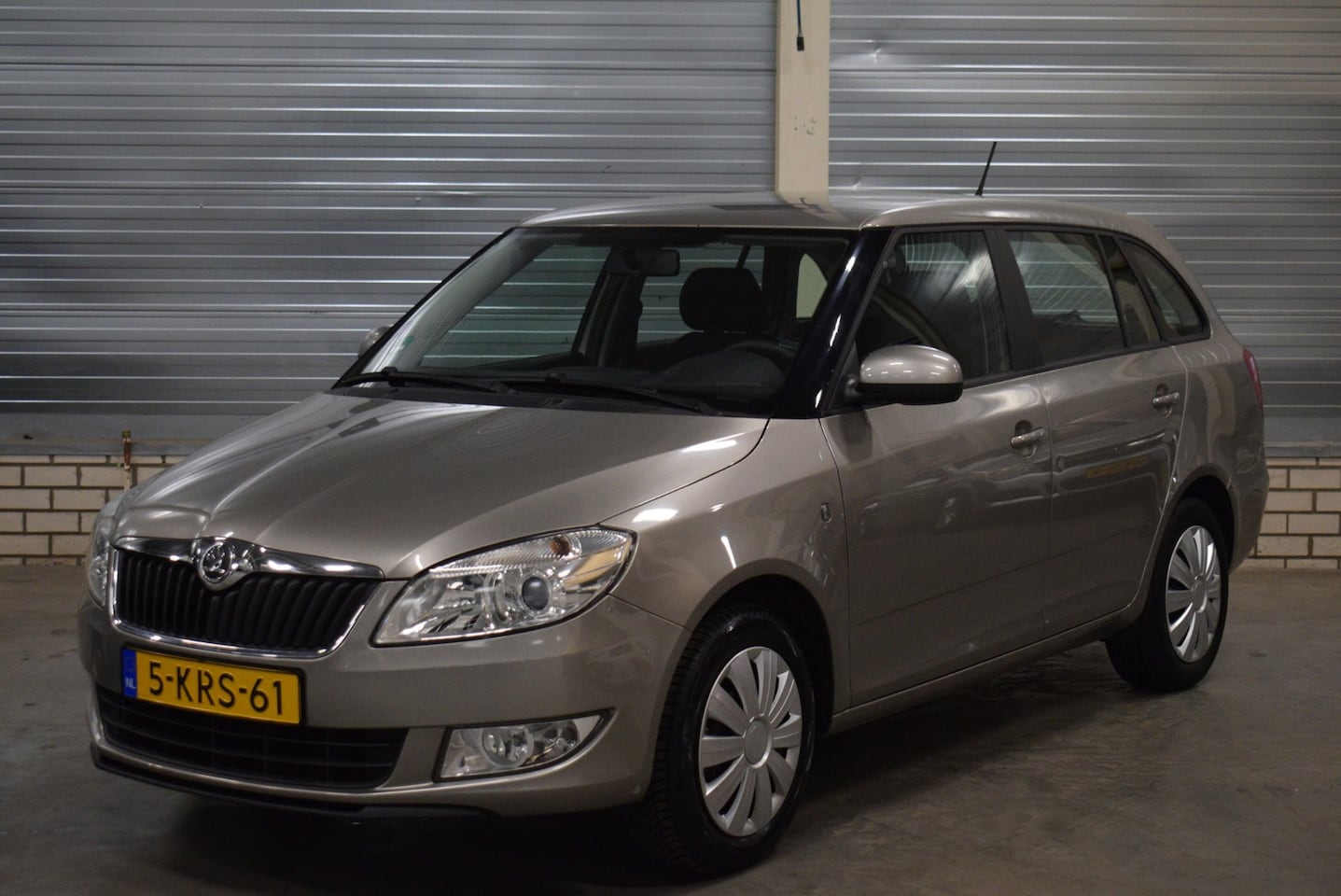 Skoda Fabia Combi - 1.2 TSI Ambition + Airco|Cruise Control|Trekhaak|Dealer Onderhouden| - AutoWereld.nl