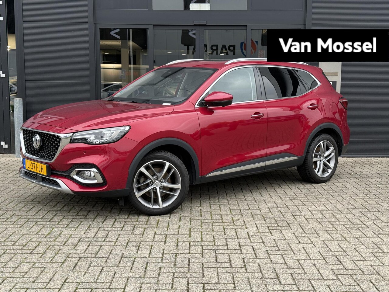 MG EHS - 1.5 TGDI PHEV Aut. Luxury | Panoramadak | Leder | Navi | 360 Camera | Led Sfeerlicht | Ele - AutoWereld.nl