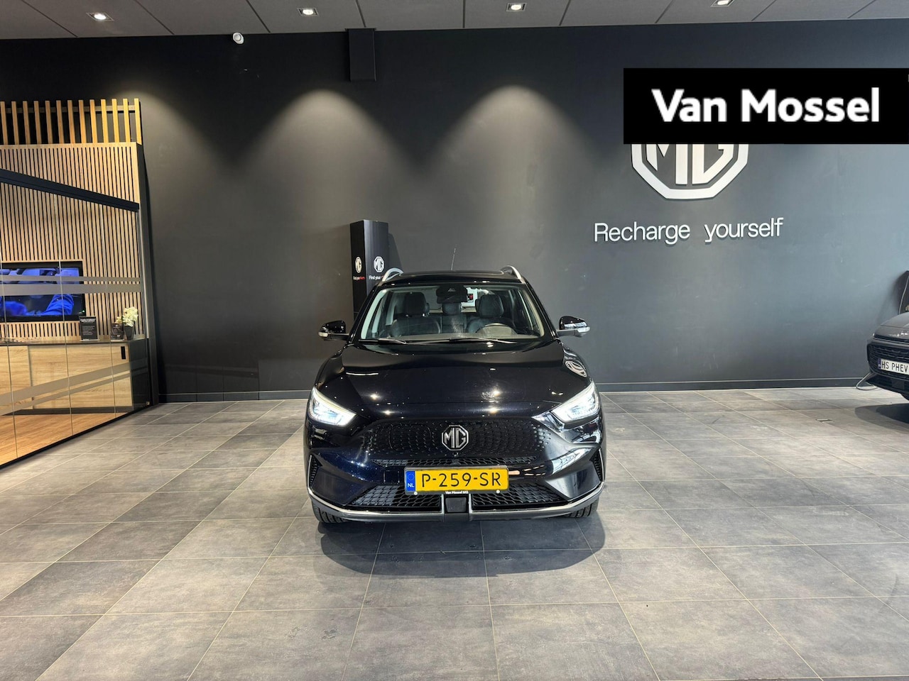 MG ZS - Standard Range Luxury 50 kWh - AutoWereld.nl