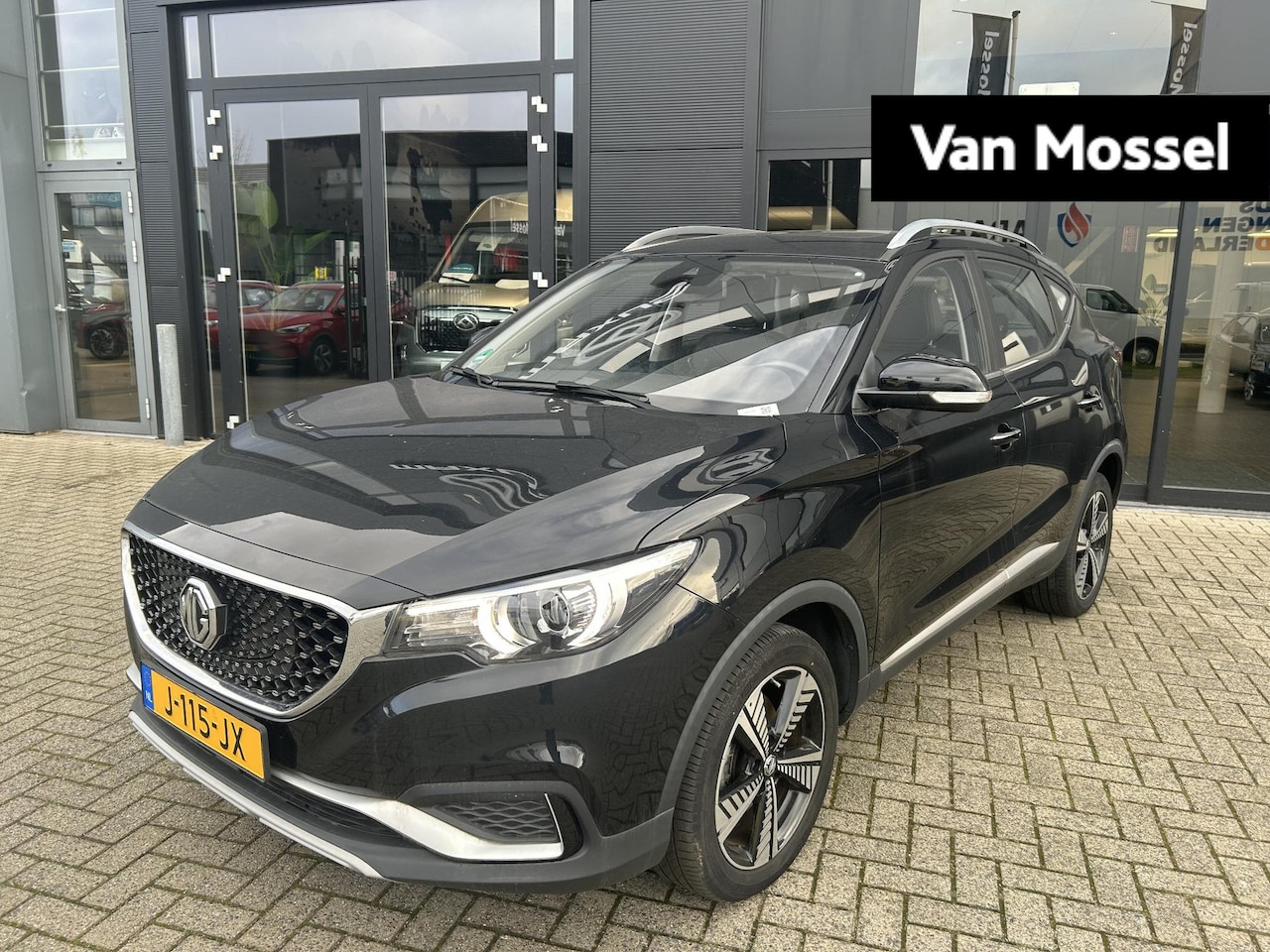 MG ZS - Luxury 45 kWh | Leder | Panoramadak | Navi | Camera | CarPlay | Stoelverwarming | - AutoWereld.nl