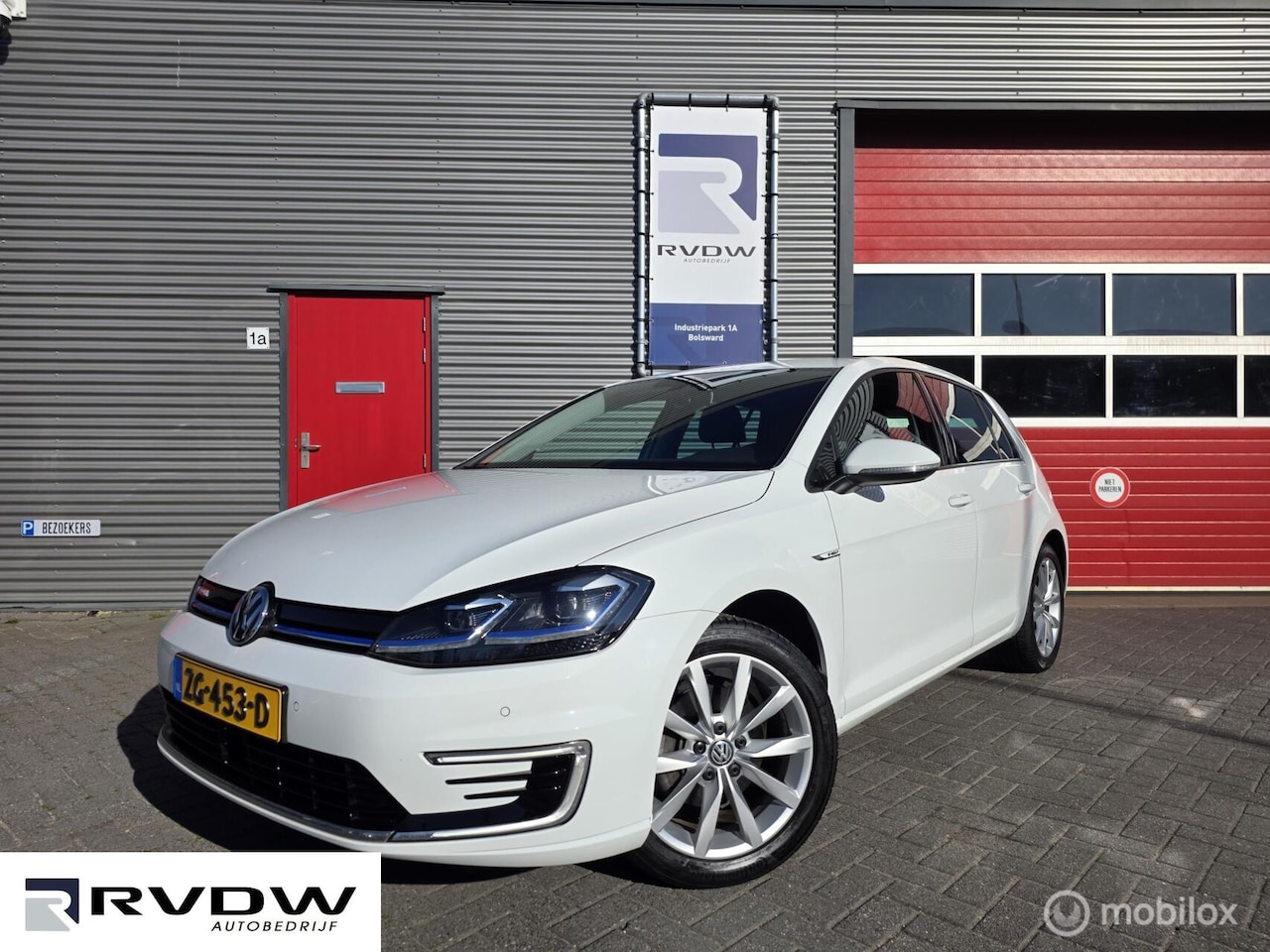 Volkswagen e-Golf - - 136pk E-DITION| Navigatie | PDC | Adaptive Cruise - AutoWereld.nl