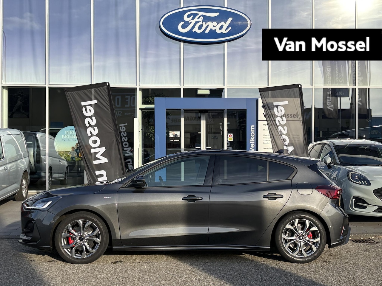 Ford Focus - 1.0 EcoBoost Hybrid ST Line X | AUTOMAAT | PANORAMADAK | TREKHAAK | WINTER PACK | DRIVER A - AutoWereld.nl