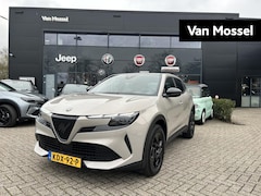 Alfa Romeo Junior - 1.2 Turbo 145pk Hybrid Ibrida | Apple carplay/Android Auto | Parkeersensoren | Cruise Cont