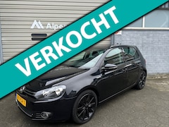 Volkswagen Golf - 1.4 TSI Highline Cruise controle / AC / NAVI / NAP / LMV / Trekhaak