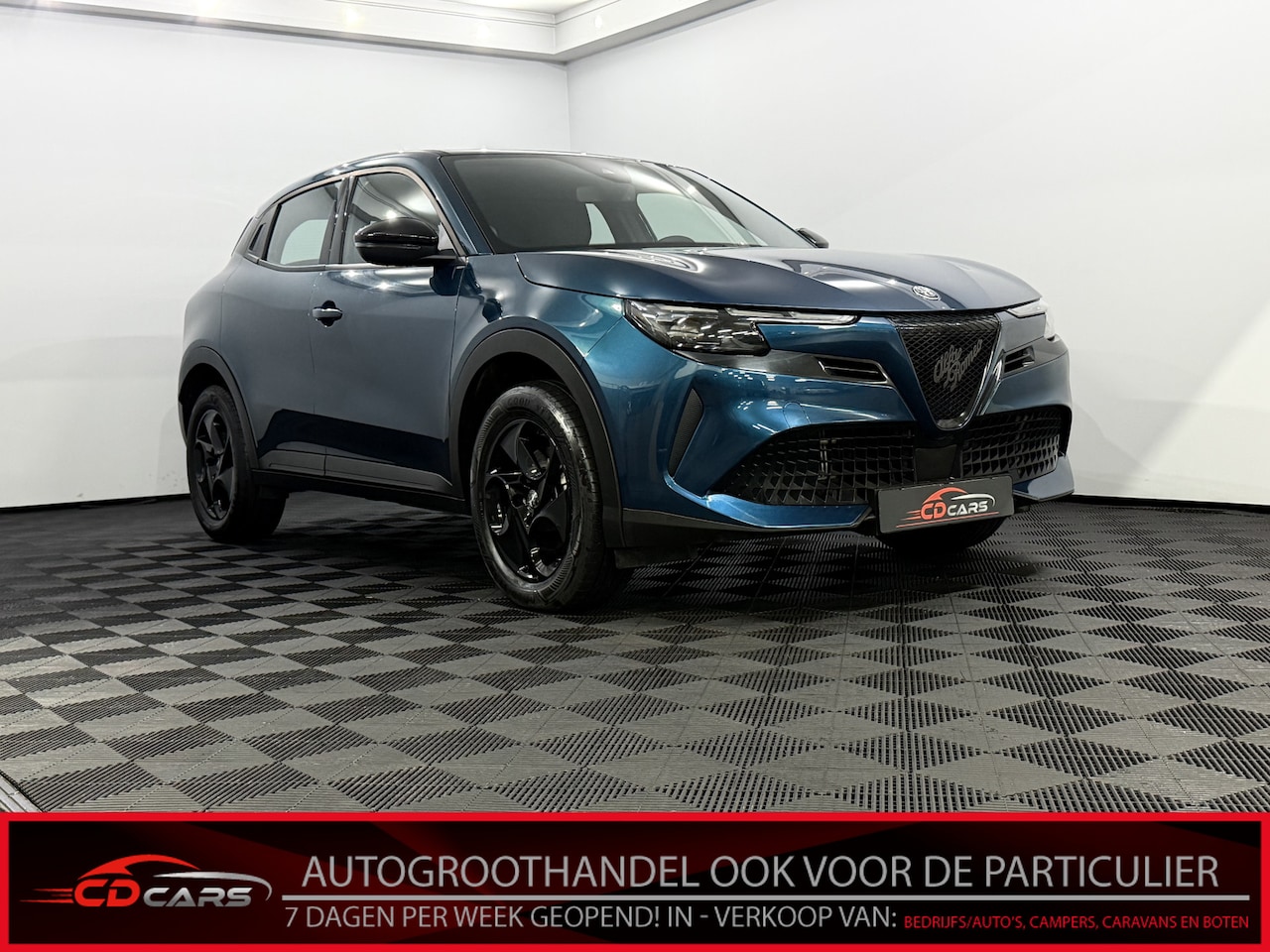 Alfa Romeo Junior - 1.2 Turbo Hybrid Ibrida 145PK Apple carplay, Parkeersensoren, Cruise control, Keyless star - AutoWereld.nl
