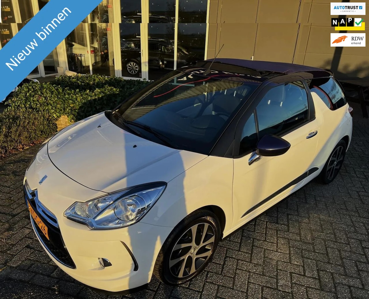 Citroën DS3 Cabrio - 1.2 VTi Chic AC/CRUISE/PDC APK+NAP - AutoWereld.nl