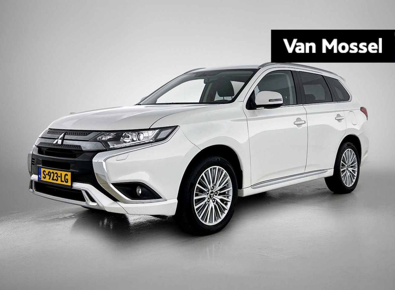 Mitsubishi Outlander - 2.4 PHEV Intense+ 2.4 PHEV Intense - AutoWereld.nl