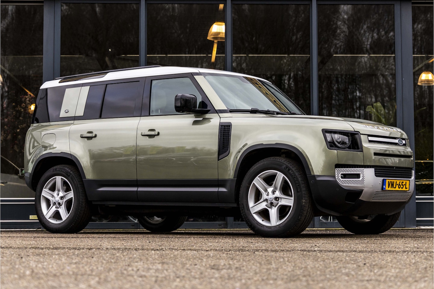 Land Rover Defender Hard Top - 3.0 D250 110 MHEV SE 3.0 D250 110 MHEV SE EX.BTW - AutoWereld.nl