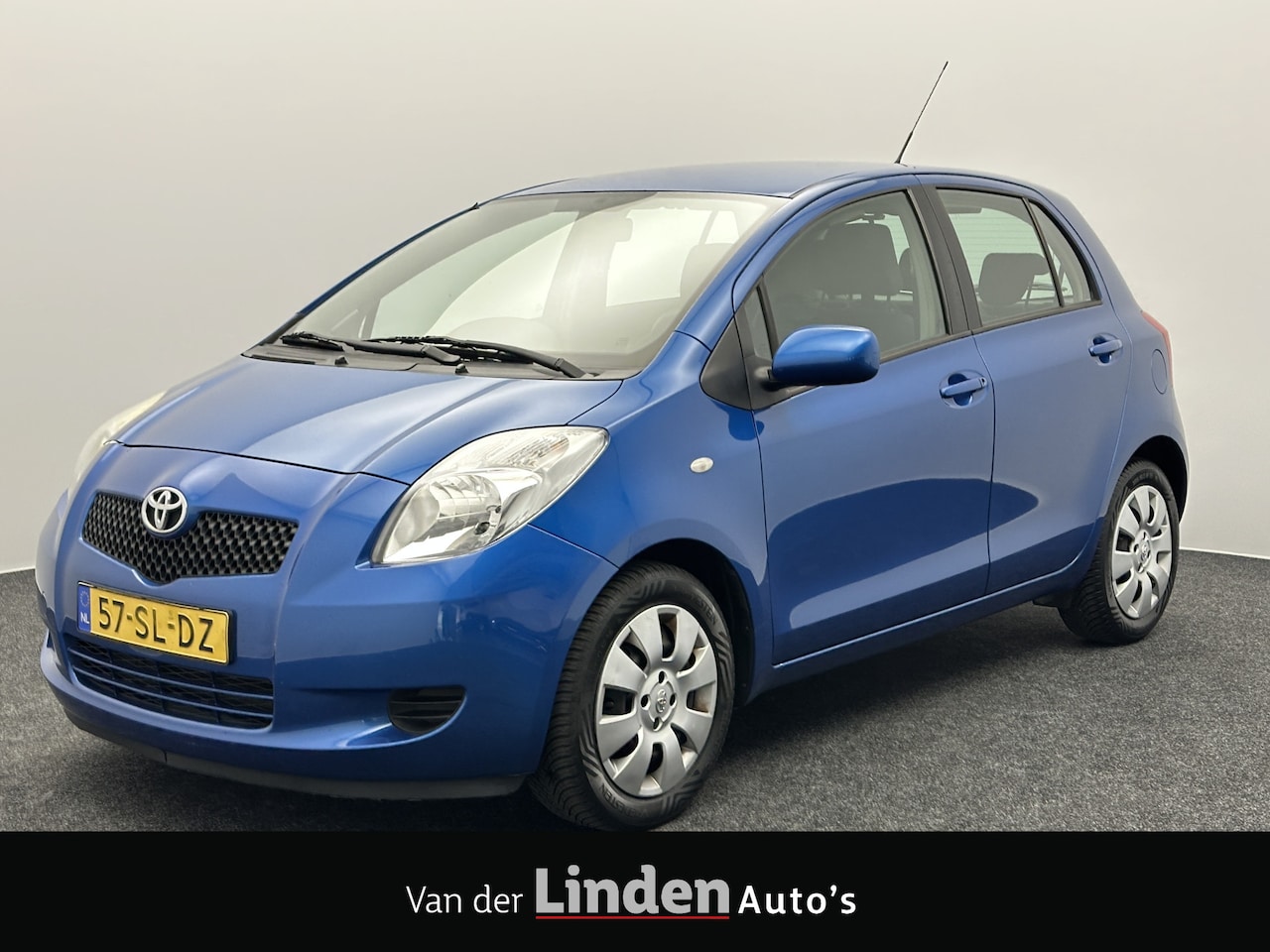 Toyota Yaris - 1.3 VVTi Sol 5-Deurs | Airco | All-Season banden | Metaalkleur | Radio-CD - AutoWereld.nl