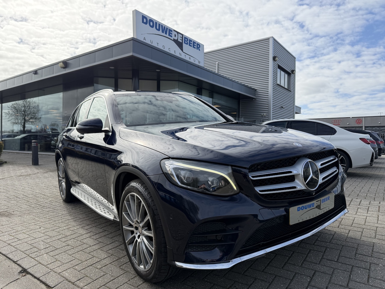 Mercedes-Benz GLC-klasse - 250 4MATIC AMG Distronic | Luchtvering | Stoelkoeling | Trekhaak | HUD - AutoWereld.nl