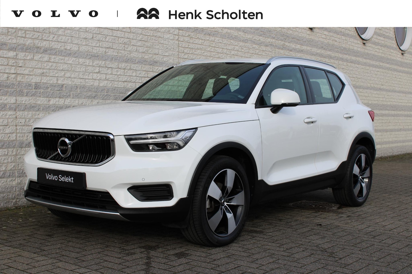 Volvo XC40 - T2 Momentum | Parkeersensoren voor + achter | Parkeercamera | 19'' Lichtmetalen velgen | N - AutoWereld.nl