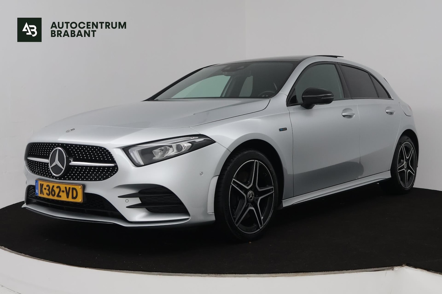 Mercedes-Benz A-klasse - 250 e Business Solution AMG Limited (PANORAMADAK, TREKHAAK, SFEERVERLICHTING, STOELVERWARM - AutoWereld.nl