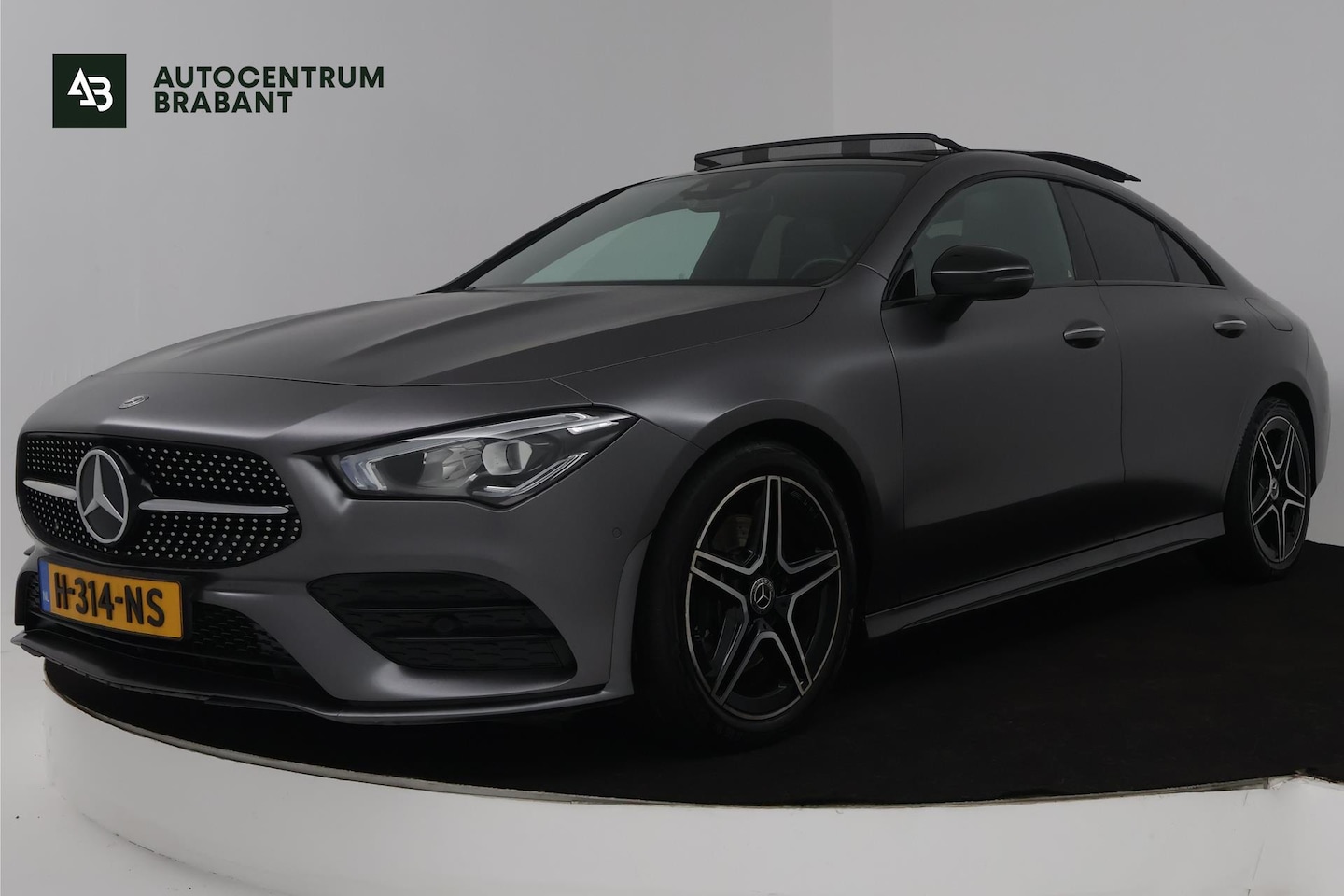 Mercedes-Benz CLA-Klasse - 200 Business Solution AMG (PANORAMADAK, STOELVERWARMING, SFEERVERLICHTING, ACHTERUITRIJCAM - AutoWereld.nl