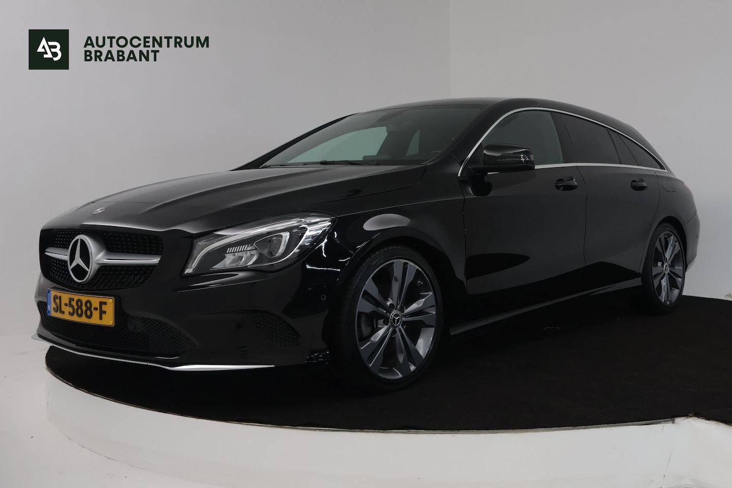 Mercedes-Benz CLA-klasse Shooting Brake - 180 Business Solution (TREKHAAK, STOELVERWARMING, ACHTERUITRIJCAMERA, PARKEERSENSOREN) - AutoWereld.nl
