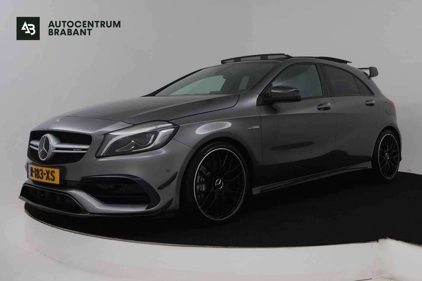 Mercedes-Benz A-klasse - AMG 45 4MATIC (PANORAMADAK, AERO PAKKET, KUIPSTOELEN, H/K, STOELVERWARMING, CAMERA, DEALER - AutoWereld.nl