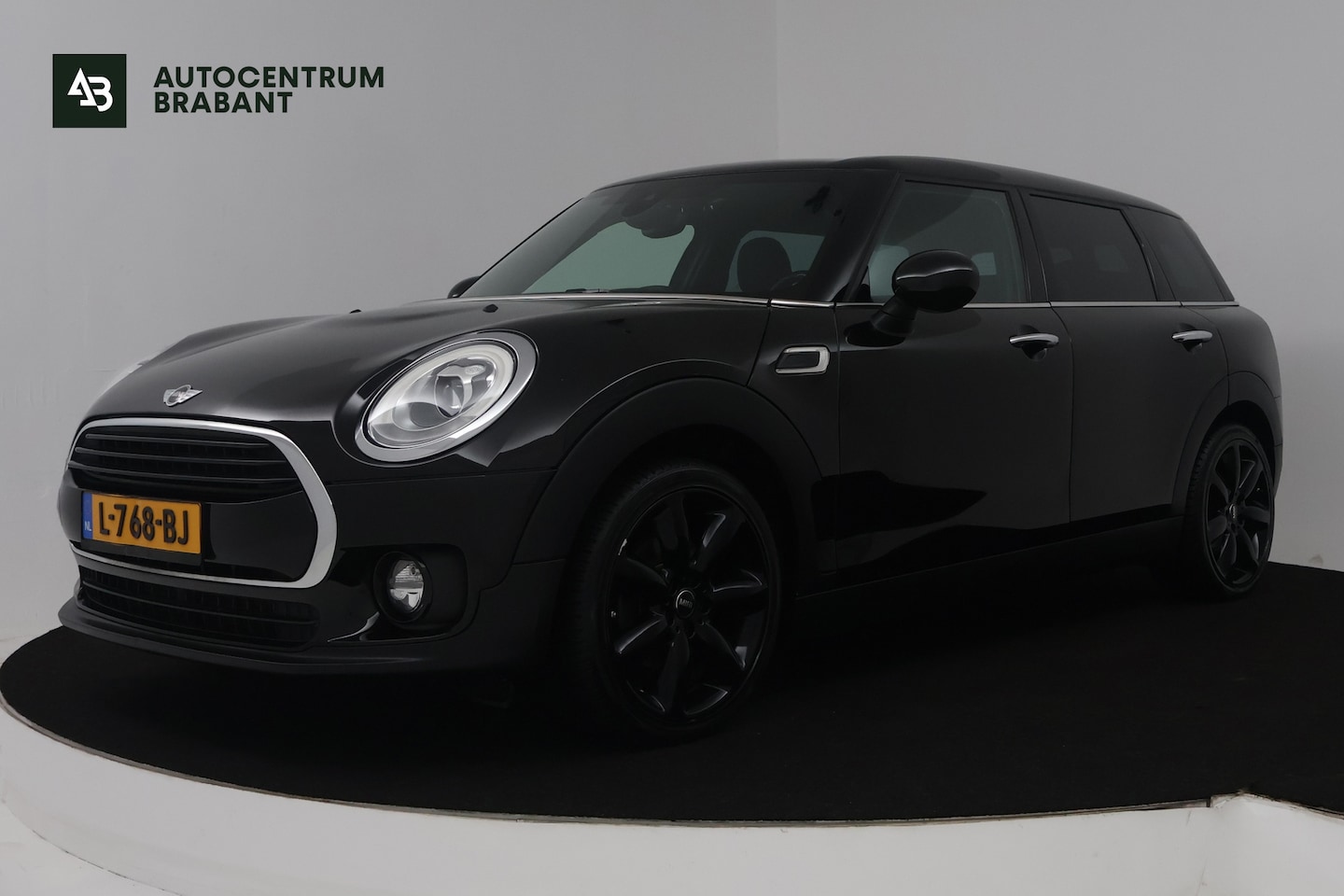MINI Clubman - Mini 1.5 Cooper Chili Business Plus (STOELVERWARMING, NAVIGATIE, CRUISE CONTROL, PARKEERSE - AutoWereld.nl
