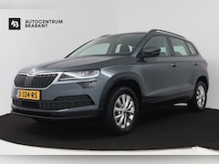 Skoda Karoq - 1.0 TSI Clever Edition (NAVIGATIE, STOELVERWARMING, PARKEERSENSOREN, CARPLAY)