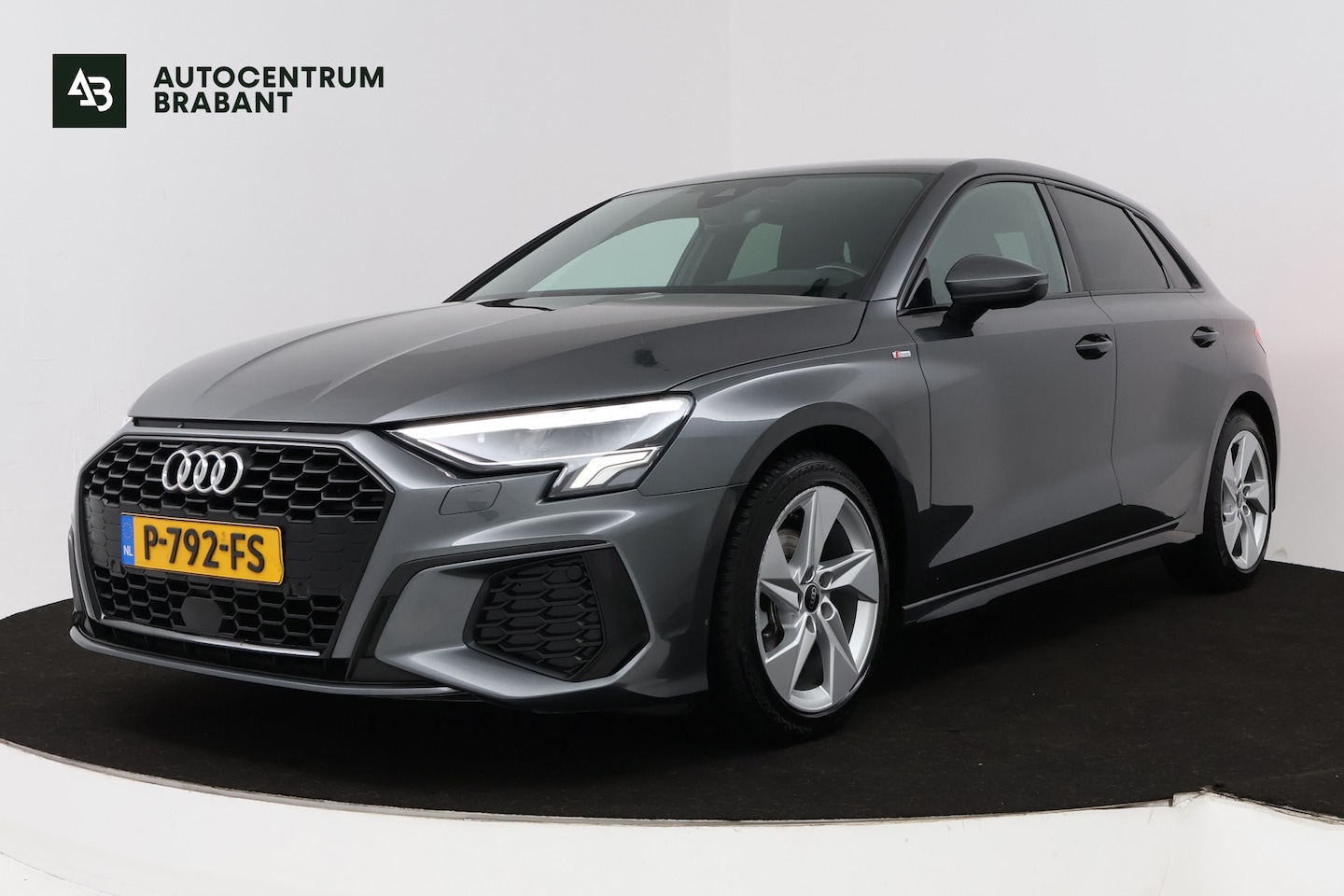 Audi A3 Sportback - 30 TFSI S edition (DIGITALE COCKPIT, CRUISE CONTROL ADAPTIEF, NAVIGATIE, PARKEERSENSOREN) - AutoWereld.nl