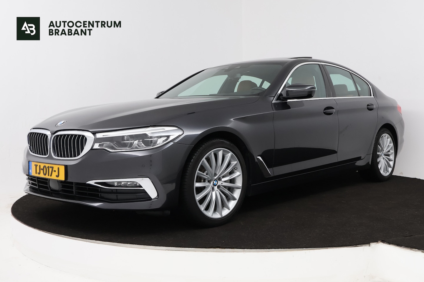 BMW 5-serie - 530i High Executive (PANORAMADAK, SFEERVERLICHTING, STOELVERWARMING/VENTILATIE, ELEKTR STO - AutoWereld.nl