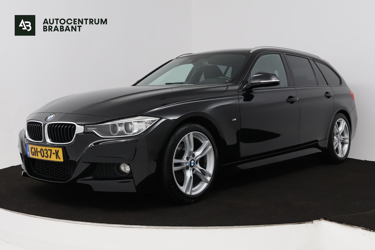 BMW 3-serie Touring - 316i Executive (TREKHAAK, STOELVERWARMING, NAVIGATIE, CRUISE CONTROL, PARKEERSENSOREN) - AutoWereld.nl