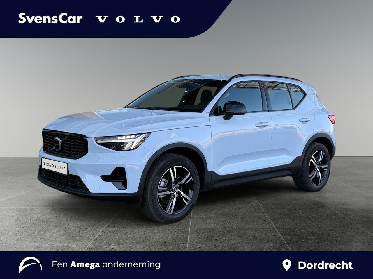 Volvo XC40 - 2.0 B4 Plus Dark | Stoelverwarming | Harman/Kardon Audio | Trekhaak | Verwarmbare voorruit - AutoWereld.nl