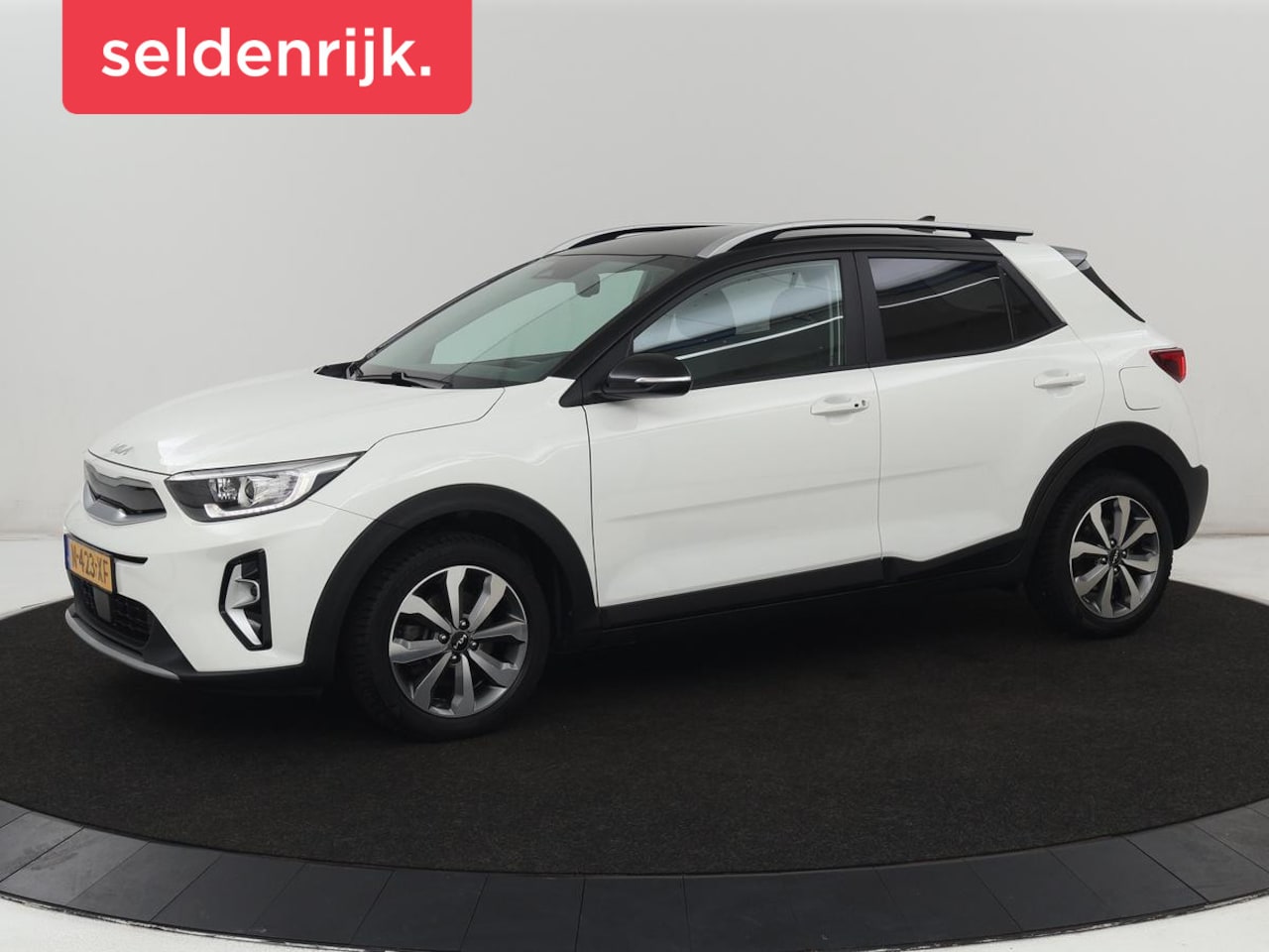 Kia Stonic - 1.0 T-GDi MHEV DynamicPlusLine | Adaptive cruise | Carplay | Camera | Keyless | Climate co - AutoWereld.nl