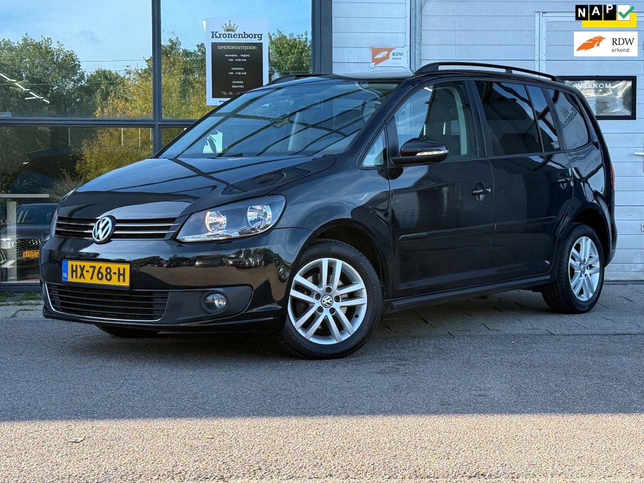 Volkswagen Touran - 1.4 TSI Highline 7p 1.4 TSI Highline 7p, CRUISECR, NAP, APK - AutoWereld.nl