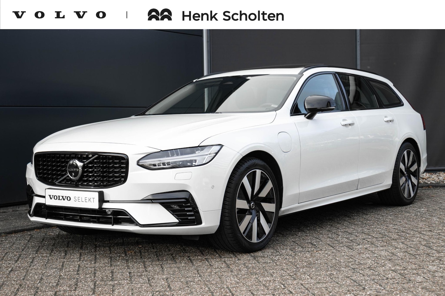 Volvo V90 - T6 Automaat AWD Ultra Dark | Verwarmde Voorstoelen en Stuurwiel | Standkachel | Panoramisc - AutoWereld.nl