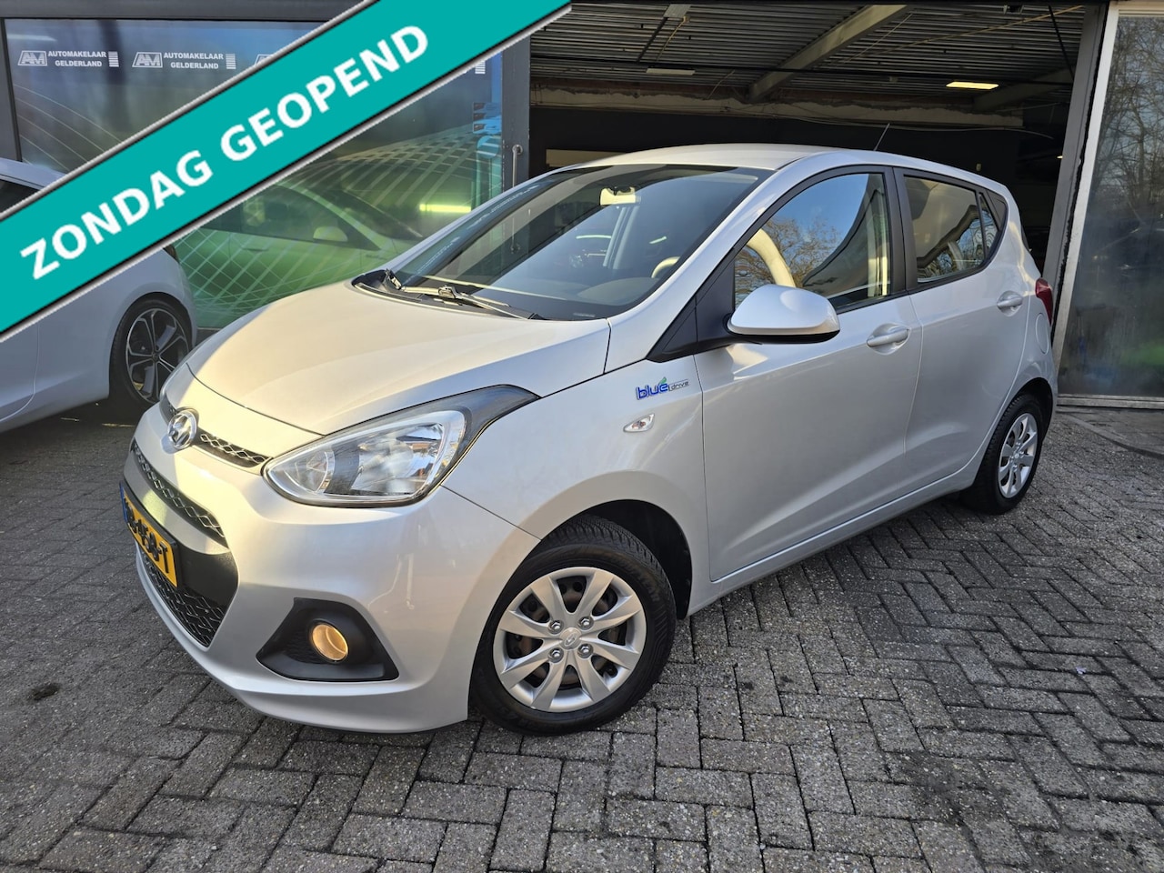 Hyundai i10 - 1.0i i-Motion Comfort | 2E EIGENAAR | 12MND GARANTIE | AIRCO | LAGE KM | CRUISE | ELEC RAM - AutoWereld.nl