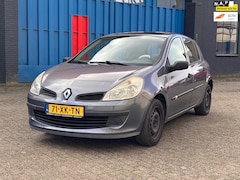 Renault Clio - 1.4-16V Business Line | Airco | Stuurbekrachtiging werkt niet |