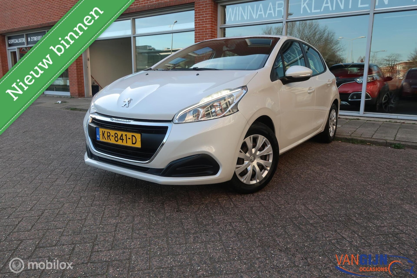 Peugeot 208 - 1.2 PureTech Carplay Airco Cruise control NAP - AutoWereld.nl