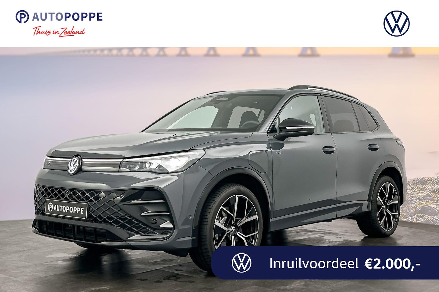 Volkswagen Tiguan - R-Line Edition Plug in Hybride 272 pk Black Style Pakket + 20 inch Leeds Velg - AutoWereld.nl
