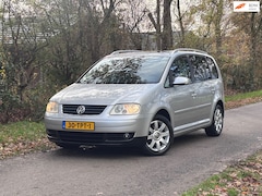Volkswagen Touran - 2.0-16V FSI Trendline | Airco + Cruise Nu € 2.450,