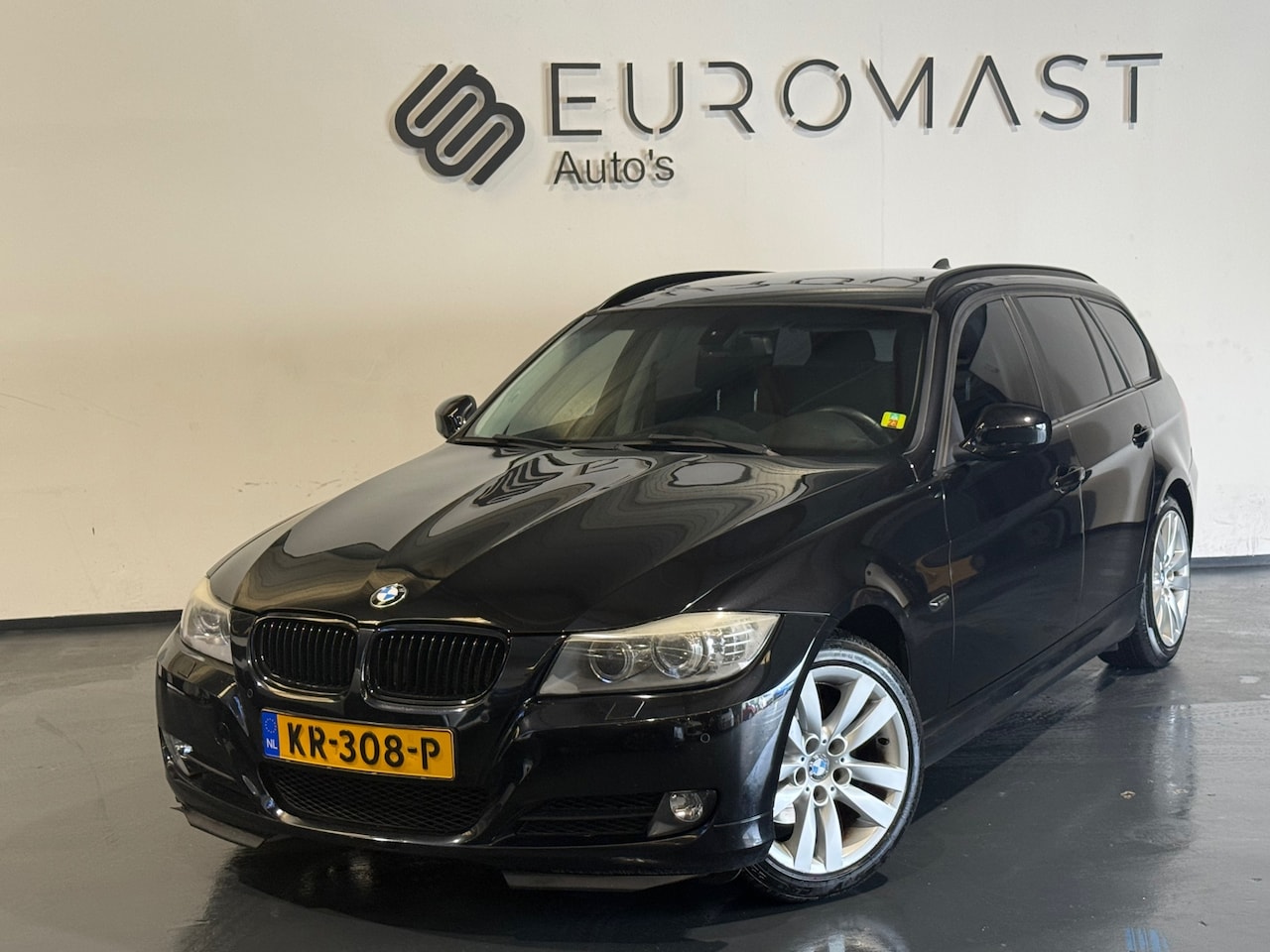 BMW 3-serie Touring - 318i Business Line Automaat Navi Cruise Stoelverwarming Pdc Nieuwe Apk - AutoWereld.nl