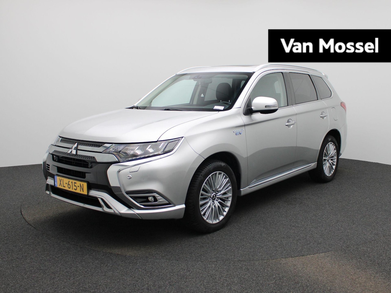 Mitsubishi Outlander - 2.4 PHEV Intense+ | Automaat | Apple Carplay/Android Auto | Stoelverwarming | Stuurverwarm - AutoWereld.nl