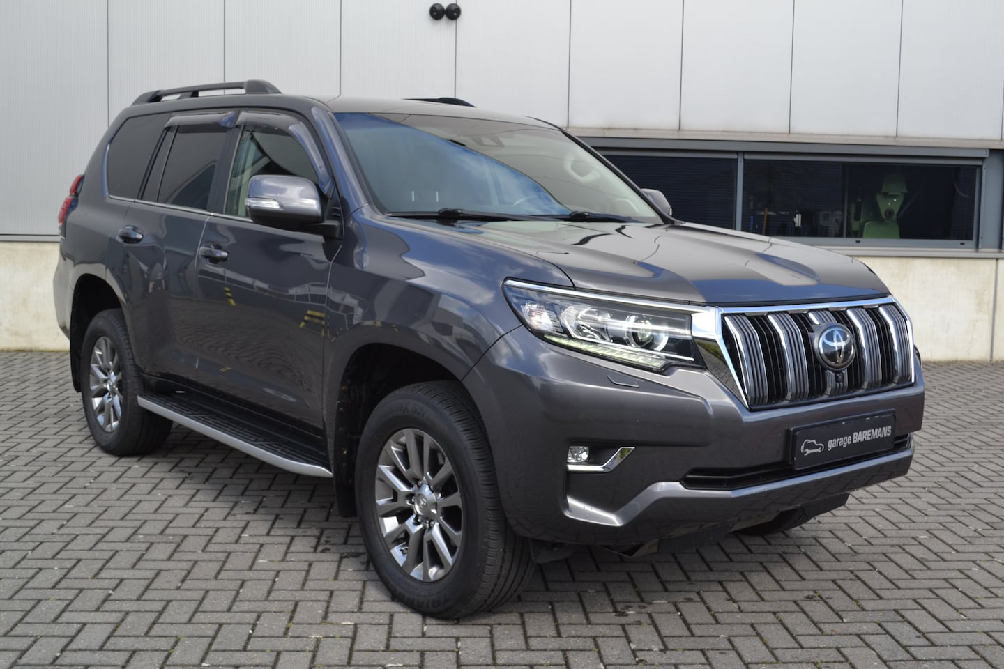 Toyota Land Cruiser 150 - 2.8 D-4D Professional Window VAN - AutoWereld.nl