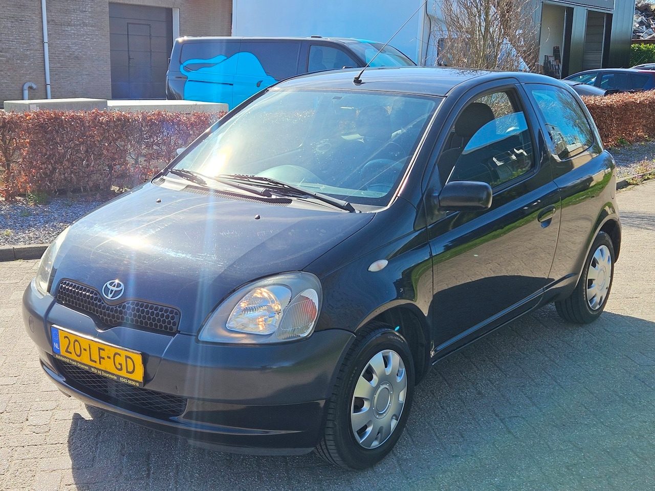 Toyota Yaris - 1.0 VVT-i Nieuwe apk 29-03-2027 - AutoWereld.nl