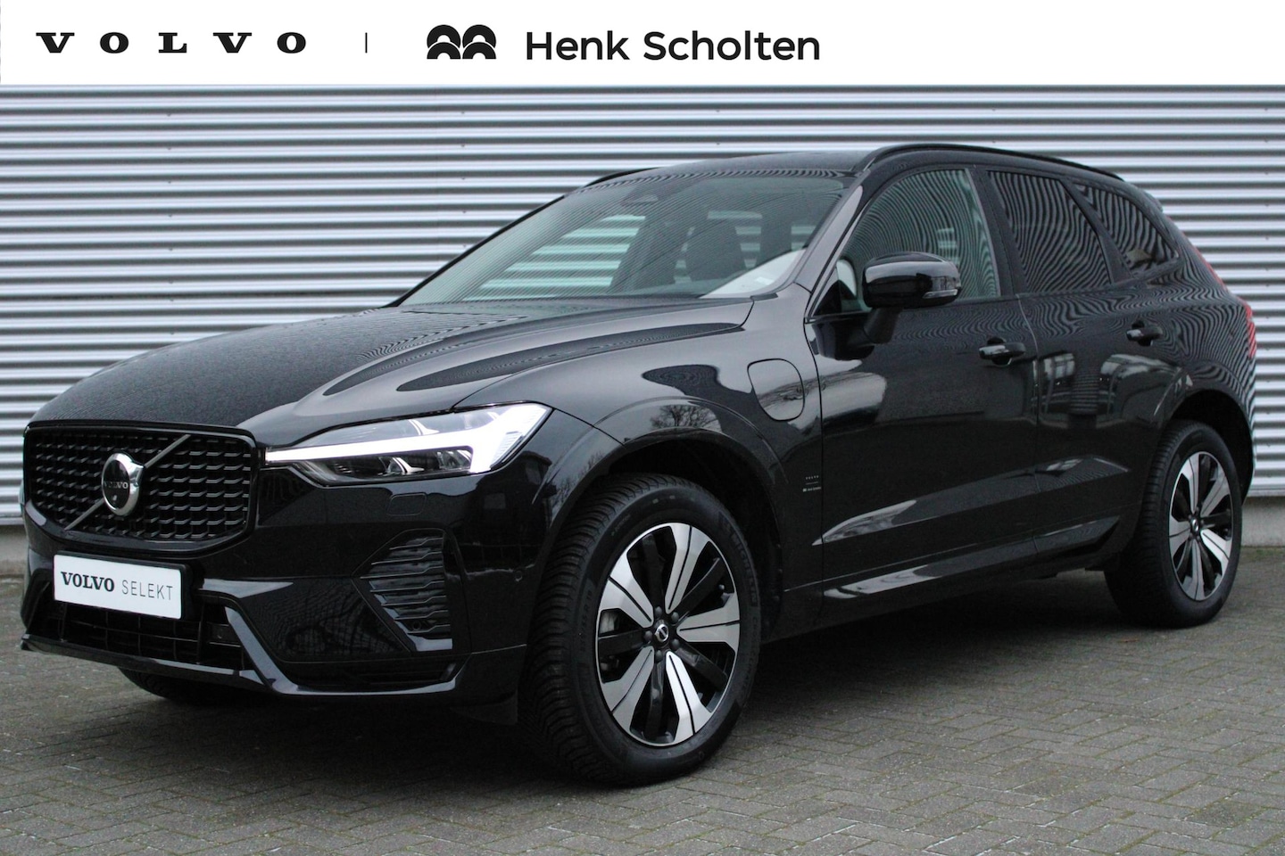 Volvo XC60 - T8 Automaat Plug-in hybrid AWD Ultimate Dark |Luchtvering|Adaptieve Cruise Control| Keyles - AutoWereld.nl
