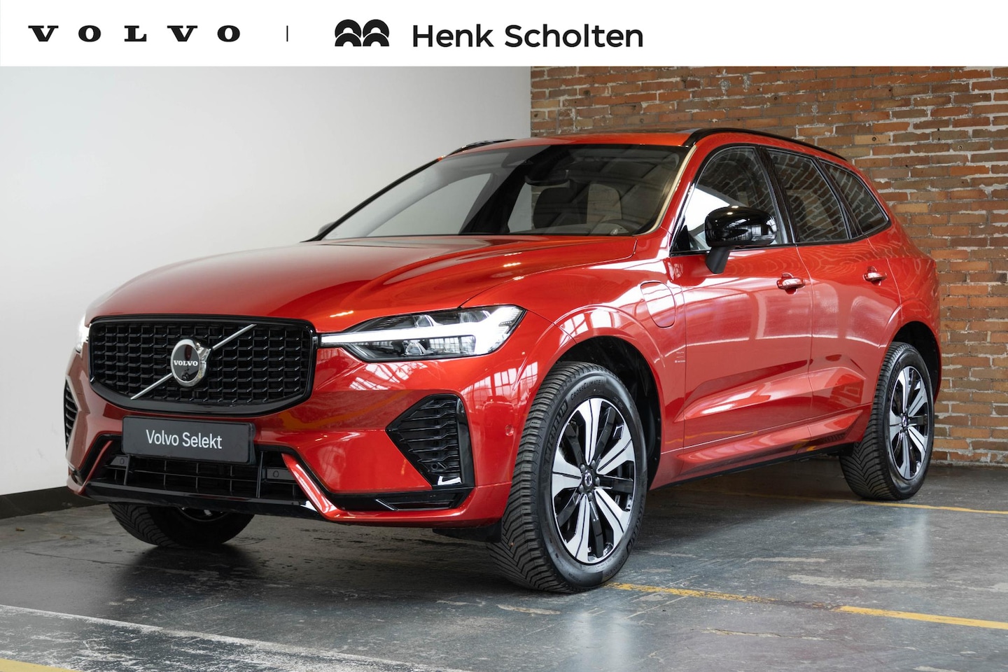 Volvo XC60 - T6 Plug-in hybrid AWD Plus Dark | Trekhaak | Verwarmbare voorstoelen+stuurwiel+achterbank - AutoWereld.nl