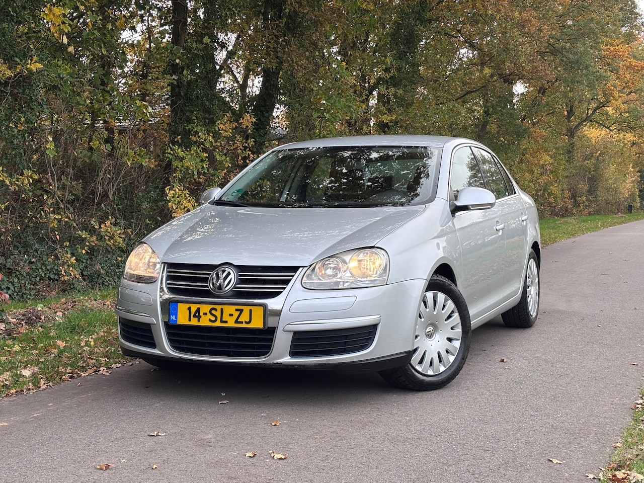 Volkswagen Jetta - 2.0 FSI Comfortline Airco G.O.H | Cruise + Airco Nu € 1.750,-!!! - AutoWereld.nl