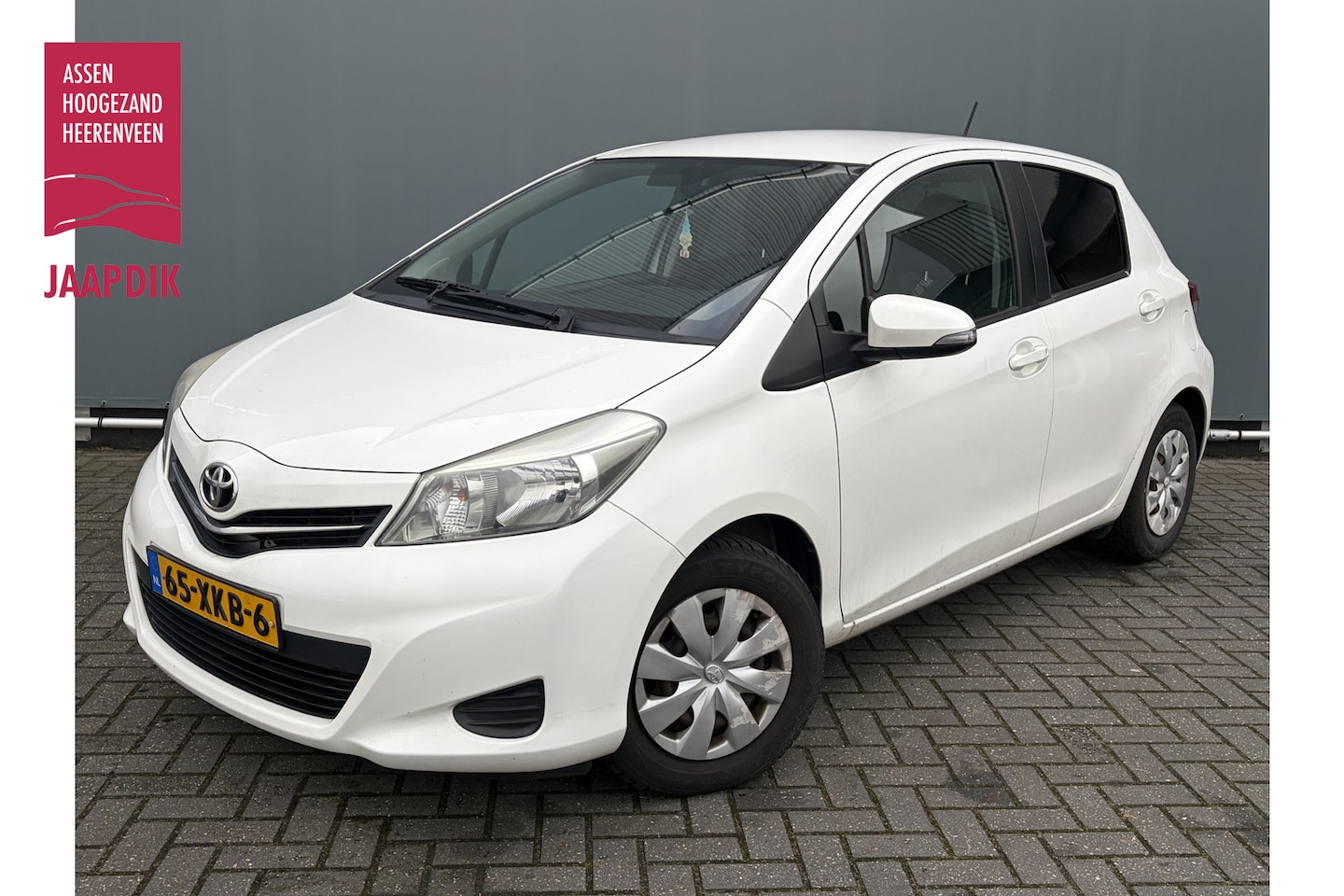 Toyota Yaris - BJR 2012 1.0 VVT-i 70 PK Aspiration CAMERA | NAVI | CLIMA | CV | GETINT GLAS - AutoWereld.nl